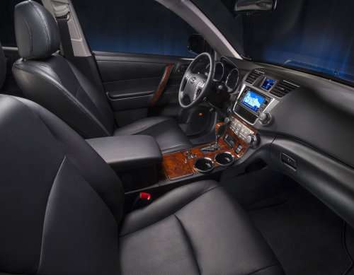 The 2013 Toyota Highlander Hybrid Limited interior