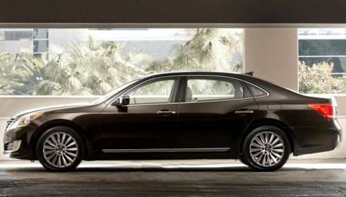 The side profile of the 2014 Hyundai Equus