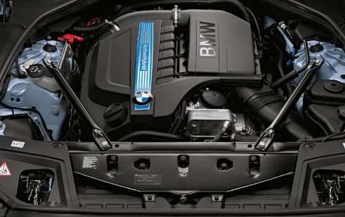 The engine of the new BMW ActiveHybrid 5 Series