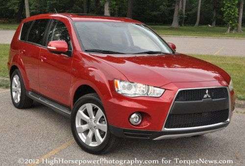 The 2012 Mitsubishi Outlander GT S-AWC front end