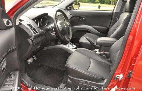 The front interior of the 2012 Mitsubishi Outlander GT S-AWC 
