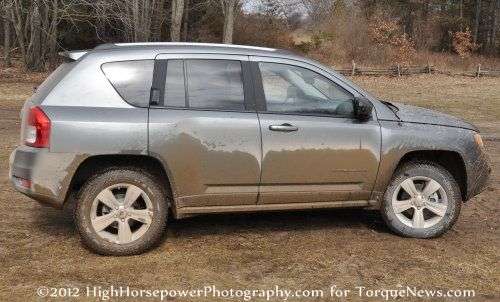 The side profile of the 2012 Jeep Compass Latitude 4x4