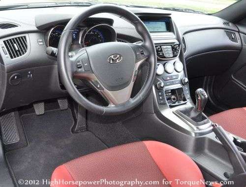 The dash of the 2013 Hyundai Genesis Coupe 3.8 R-Spec