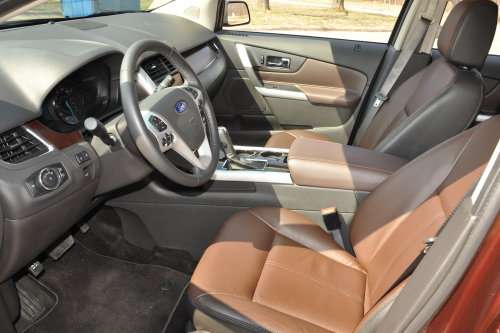 The interior of the Ford Edge Limited EcoBoost