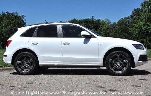 The 2012 Audi Q5 3.2 Prestige side profile