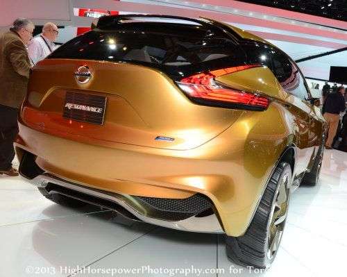 The rear end of the Nissan Resonance