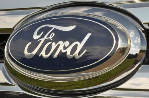 The Ford logo on the 2011 Edge