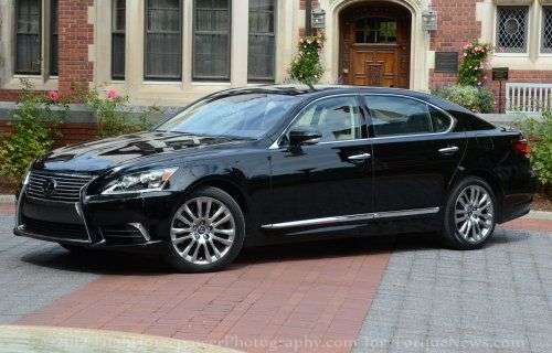 The side view of the 2013 Lexus LS460L AWD