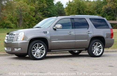 The side profile of the 2013 Cadillac Escalade Platinum
