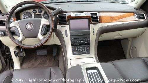The dash of the 2013 Cadillac Escalade Platinum