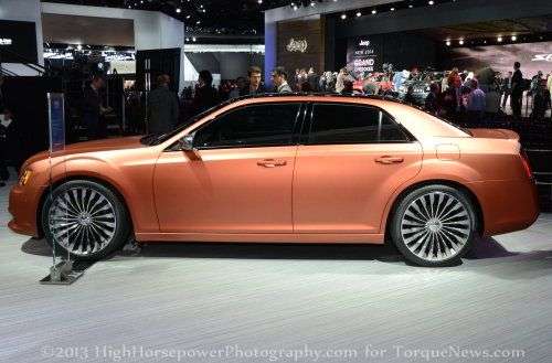The side profile of the Chrysler 300S Turbine Concept