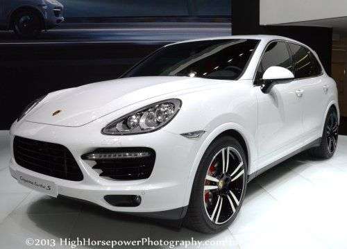 The front end of the 2014 Porsche Cayenne Turbo S
