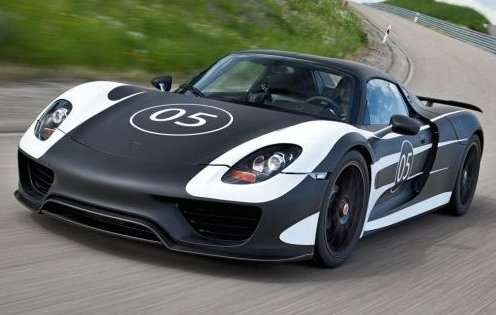 The front end of the first 2014 Porsche 918 prototype