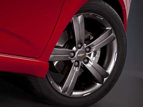 2013 Chevrolet Sonic RS wheels