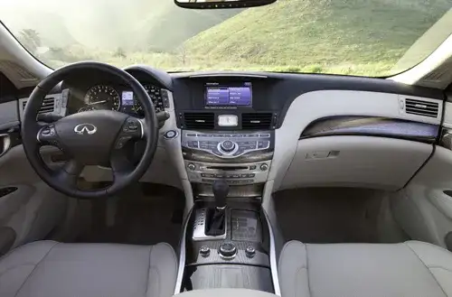 2012 Infiniti M56 dashboard