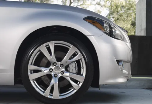 2012 Infiniti M56 front wheel