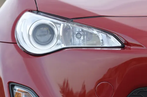2013 Scion FR-S has projector beam headlights