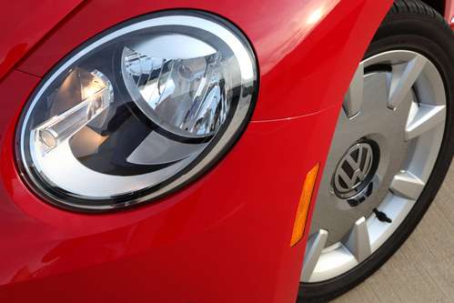 2012 VW Beetle has Bi-Xenon headlights