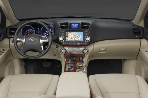 2011 Toyota Highlander dashboard