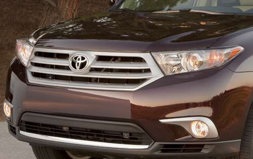 2011 Toyota Highlander front fascia