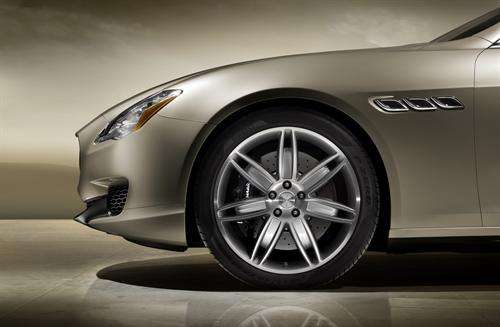 2014 Maserati Quattroporte fender