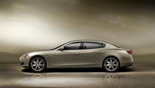 2014 Maserati Quattroporte side
