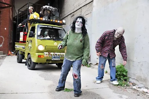 Zombie Disposal Unit about to pounce