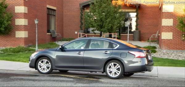 2013 Nissan Altima 3.5 SL by Aaron Turpen