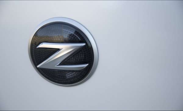 Nissan Z plate