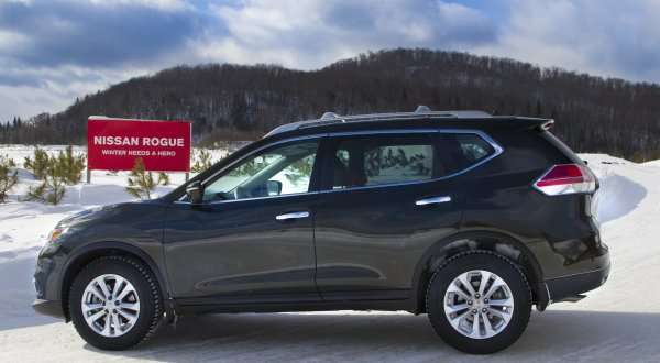 2014 Nissan Rogue in the winter