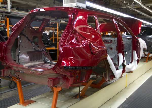 2014 Nissan Rogue on the assembly line in Smyrna, Tennessee