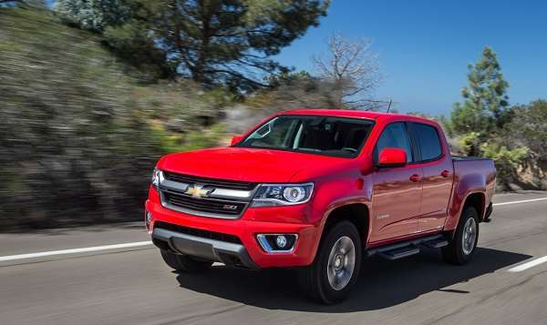 2015 Chevy Colorado beats Ford F-150 in truck of year