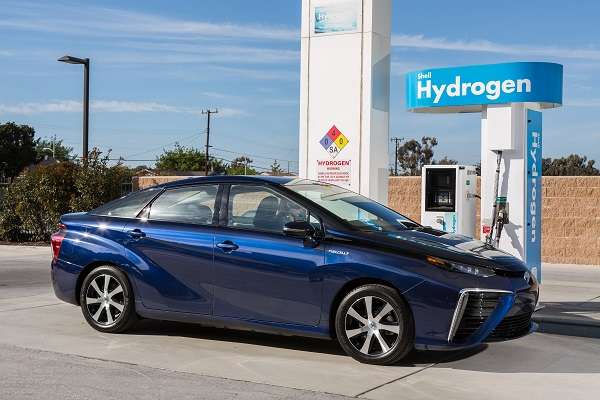 California supports hydrogen fuel cells cars