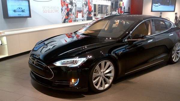 2015 Tesla Model S 70D was named Green Car of the Year 