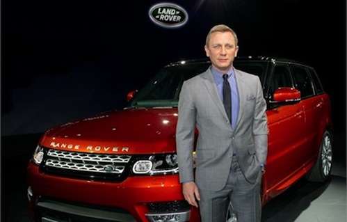 Daniel Craig with 2014 Range Rover Sport 
