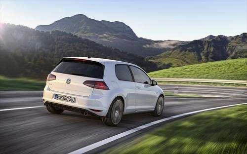 2014 Volkswagen Golf GTI makes debut in Geneva