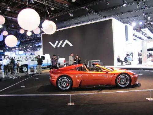 Distance view of display area for Falcon F7