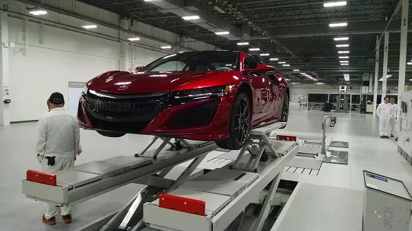 Inside Acura's NSX Performance Manufacturing Center [Video] | Torque News