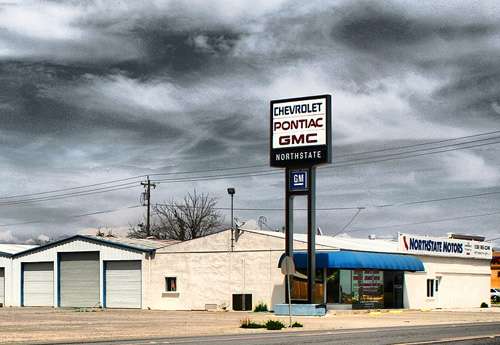 A closed GM dealership from Wikimedia Creative Commons Attribution 2.0