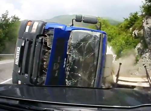 A still from the YouTube video M4-DON truck skidded on a sharp turn