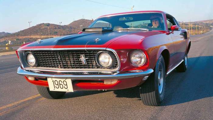 1969 Mustang Mach 1 with Cobra Jet engine