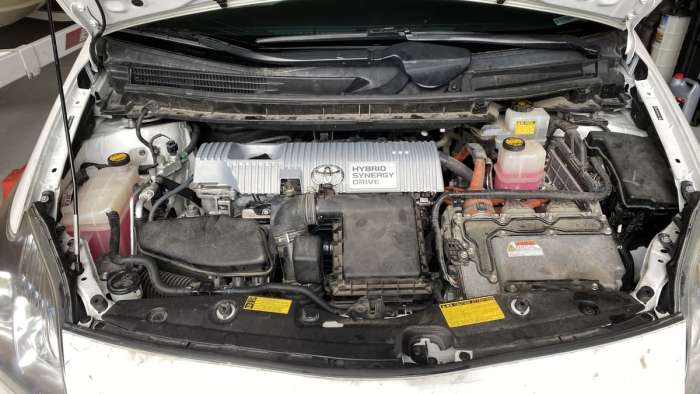 2010 Toyota Prius Engine bay 