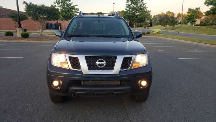 2020 Nissan Frontier Pro 4X Front