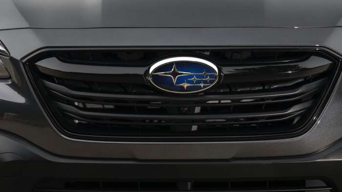 2020 Subaru Outback, Subaru Outback safety, headlights, IIHS, safety ratings, safest SUVs