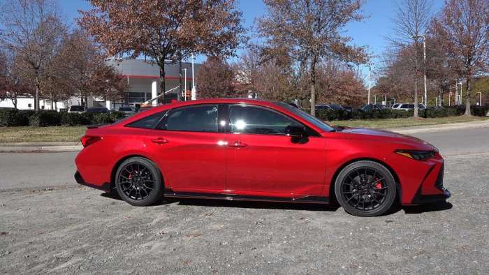 2020 Toyota Avalon TRD Supersonic Red profile view