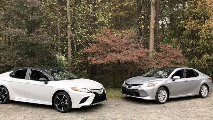 2020 Toyota Camry XSE Wind Chill Pearl 2020 Toyota Camry XLE Celestial Silver Metallic