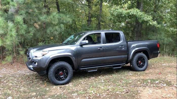 2020 Toyota Tacoma SR5 double cab magnetic gray metallic xp predator package profile view