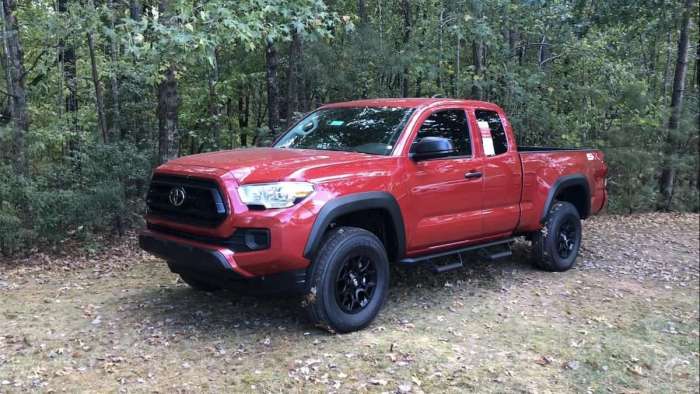 2020 Toyota Tacoma SR Barcelona Red SX Package front end profile