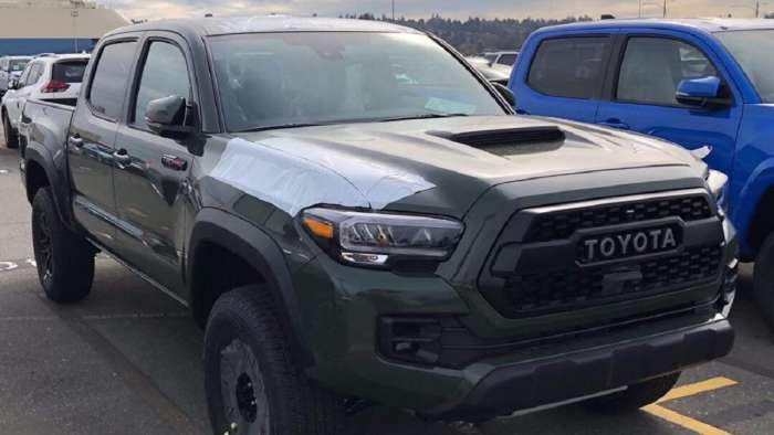 2020 Toyota Tacoma TRD Pro Army Green front end profile