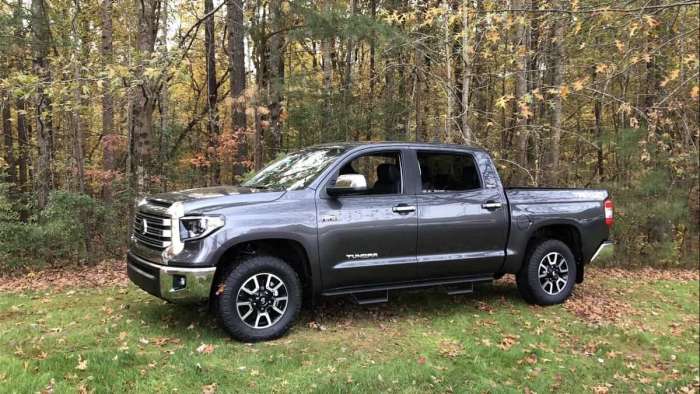 2020 Toyota Tundra Limited CrewMax magnetic gray metallic front end profile
